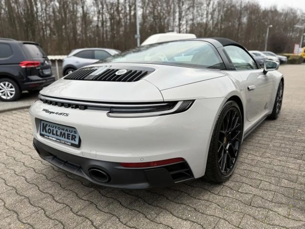 Porsche 992