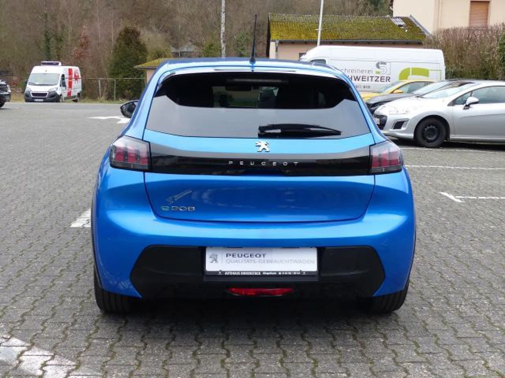 Peugeot e-208