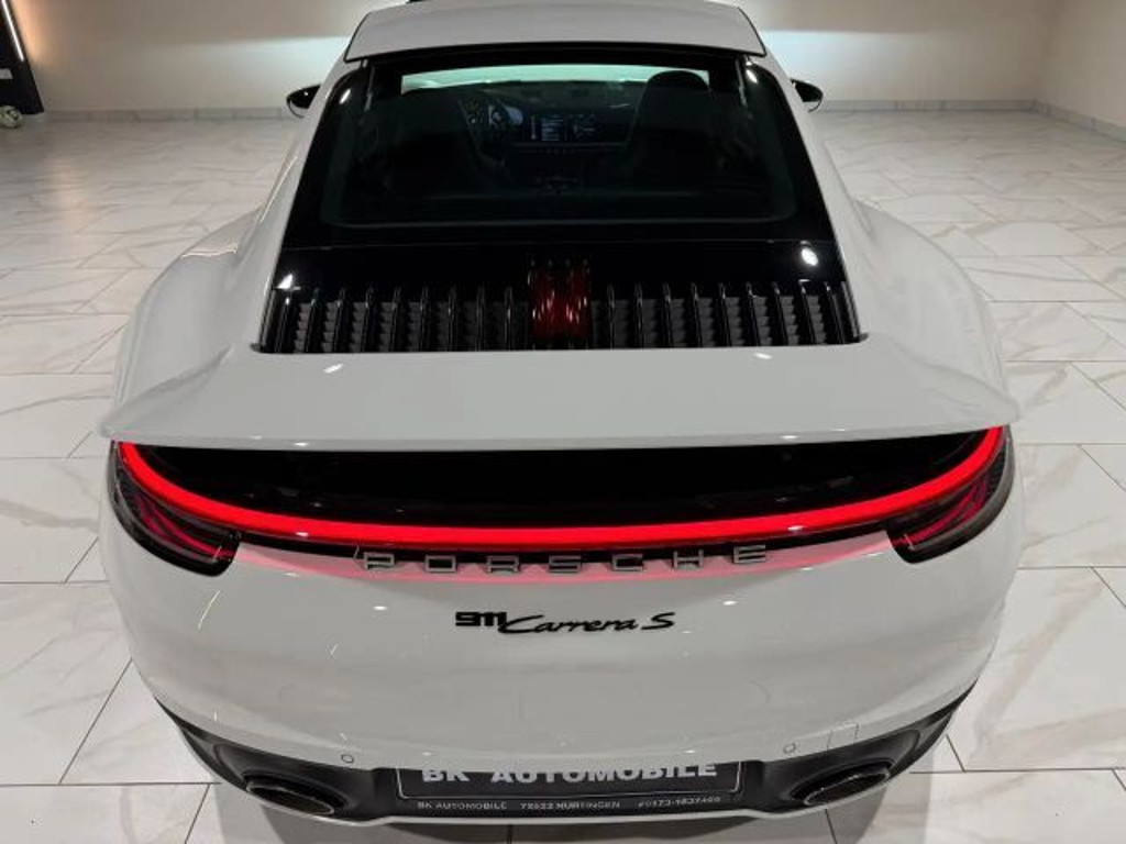 Porsche 992