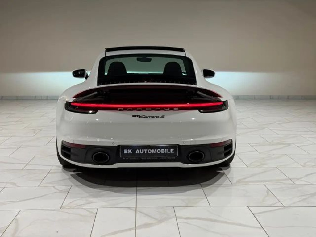 Porsche 992