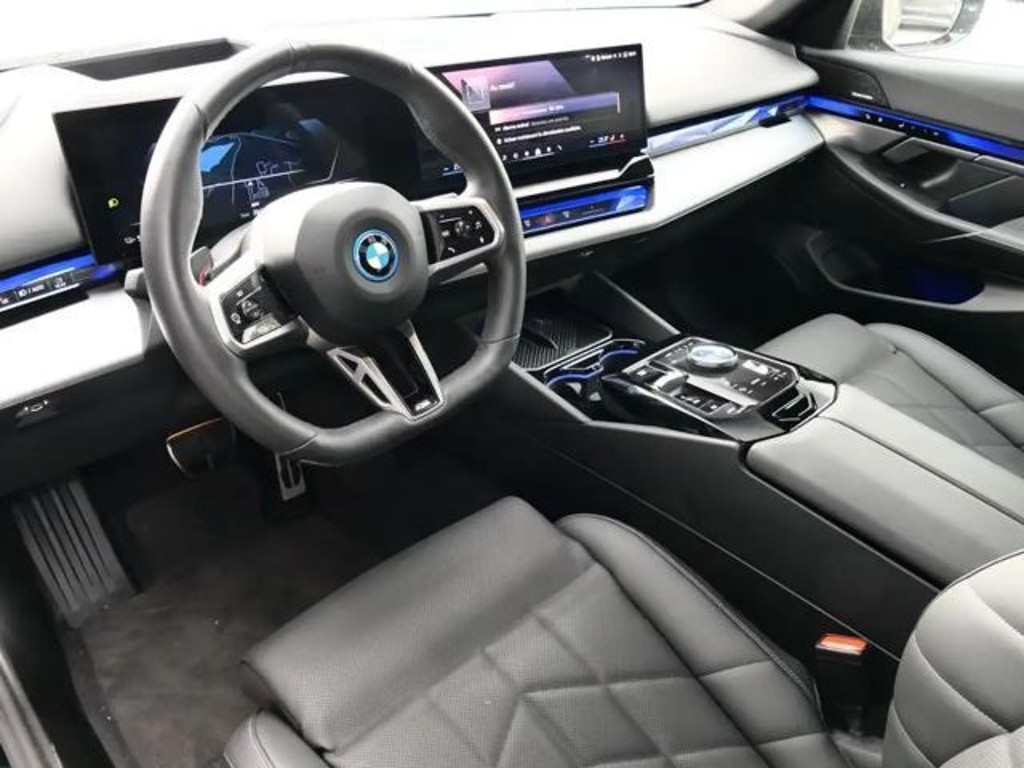 BMW i5