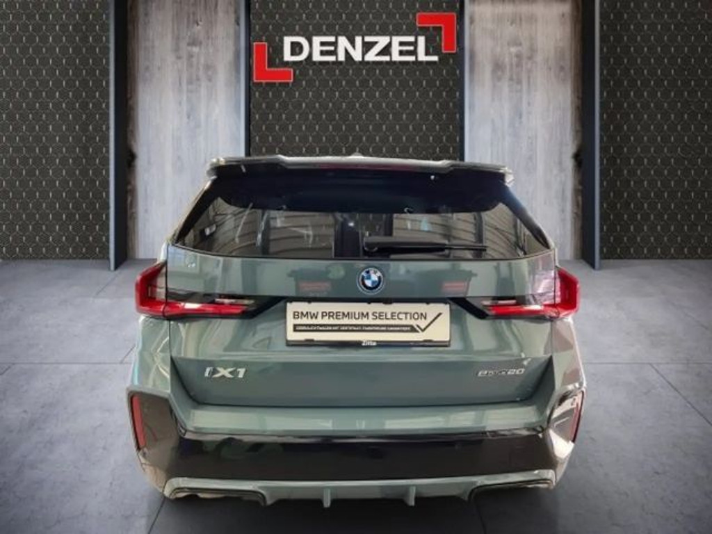 BMW iX1