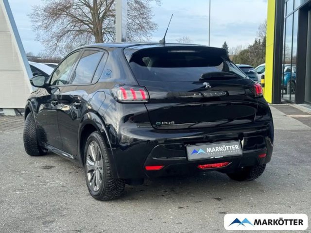 Peugeot e-208