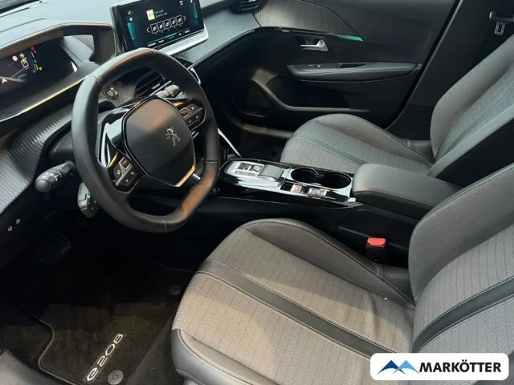 Peugeot e-208