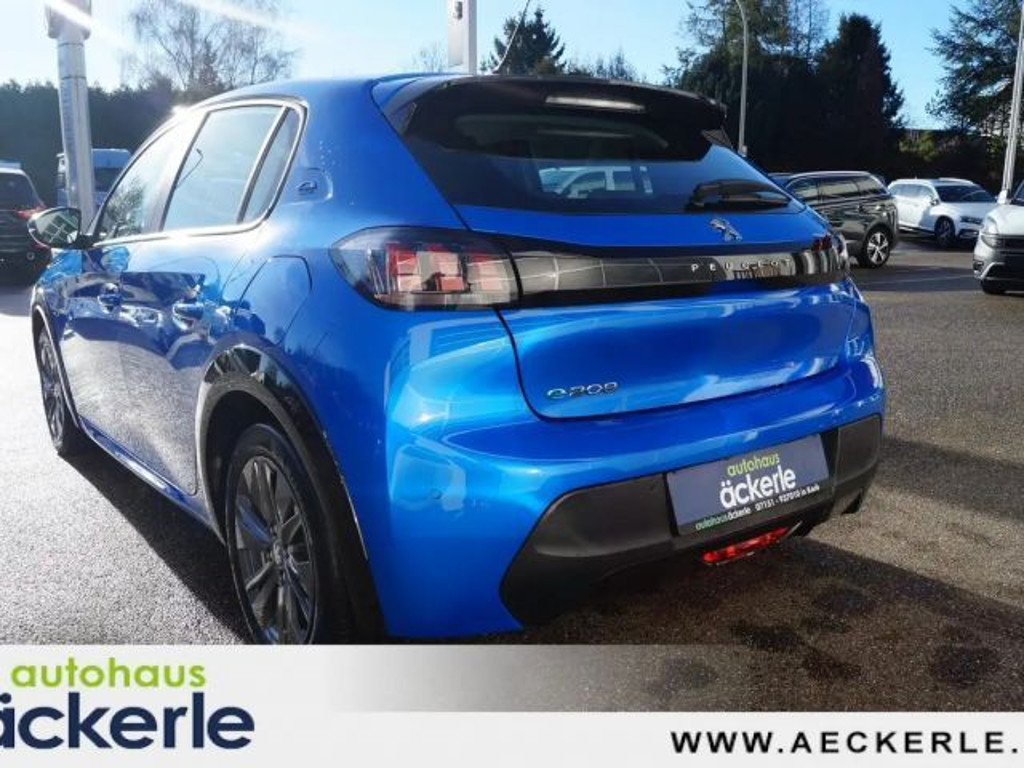 Peugeot e-208