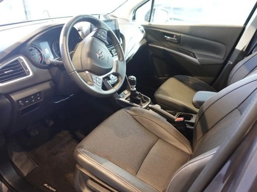 Suzuki S-Cross