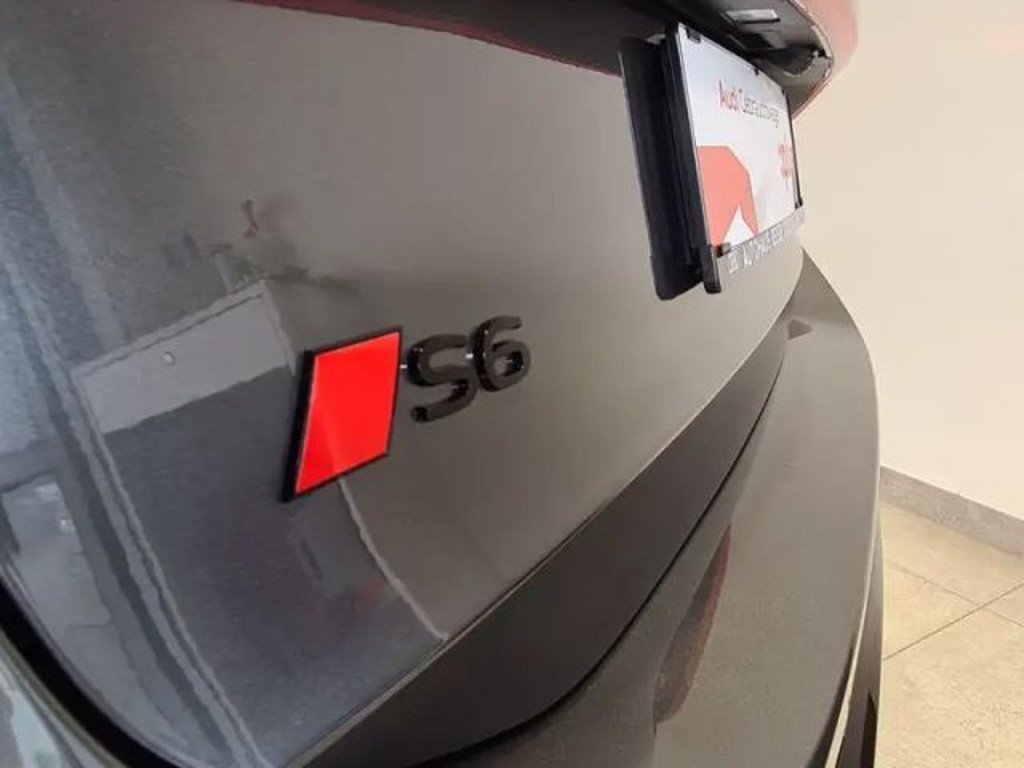 Audi S6 e-tron