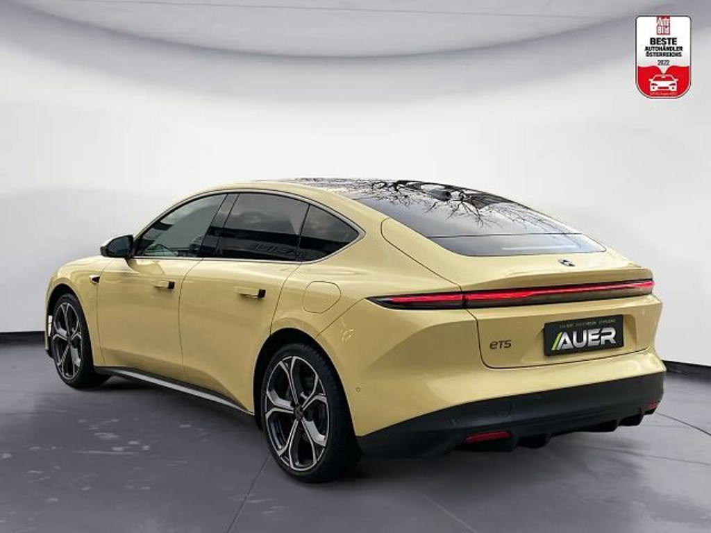 NIO ET5