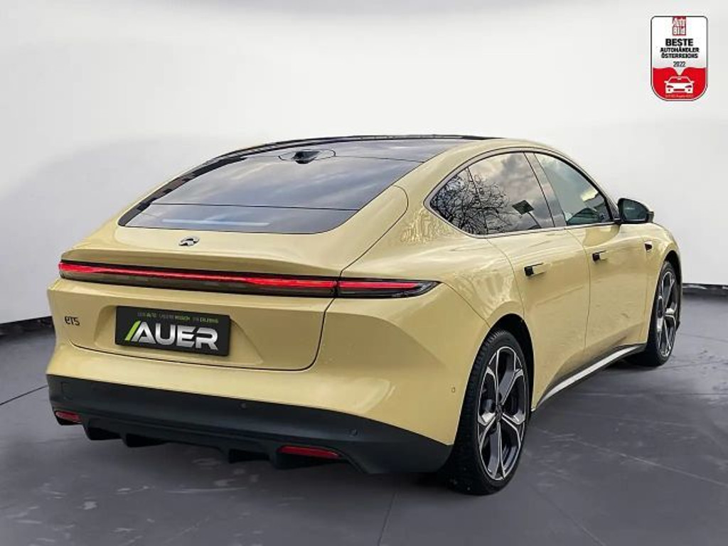 NIO ET5