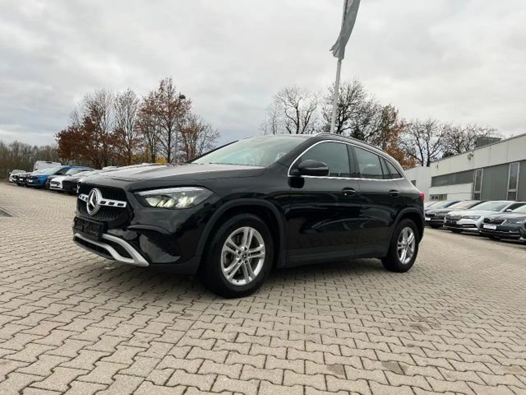 Mercedes-Benz GLA-Klasse 2024 Benzine