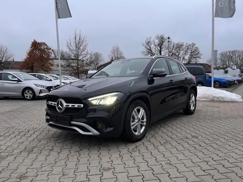 Mercedes-Benz GLA-Klasse 2024 Benzine