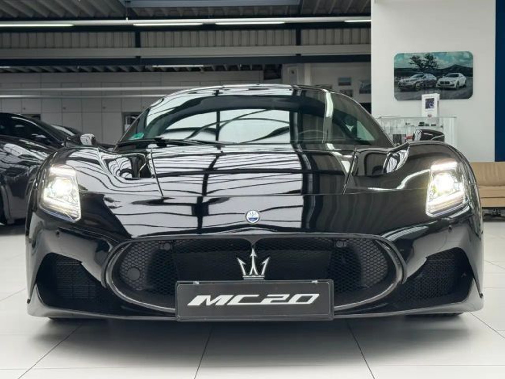 Maserati MC20