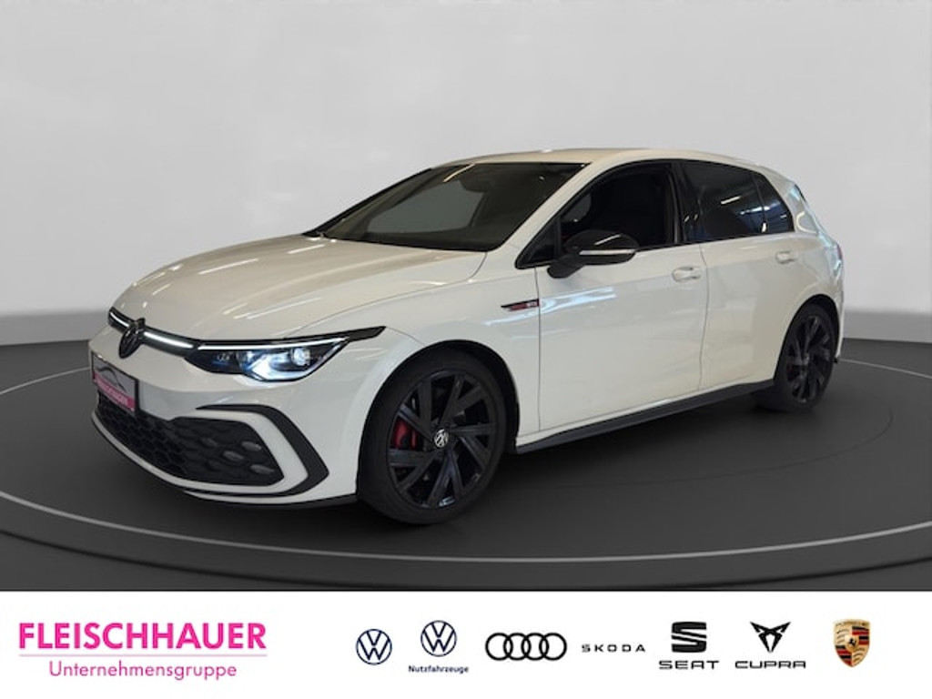 Volkswagen Golf 2023 Benzine