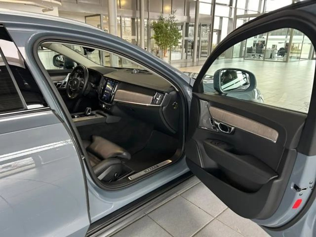Volvo V90 Cross Country