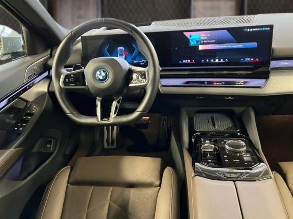 BMW i5