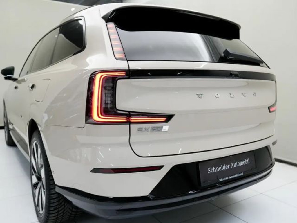 Volvo EX90
