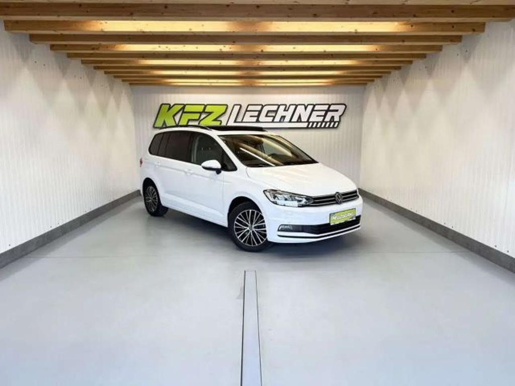 Volkswagen Touran 2023 Benzine