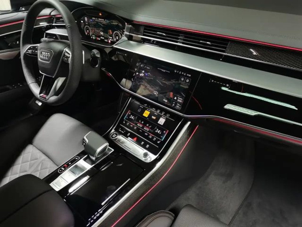 Audi S8