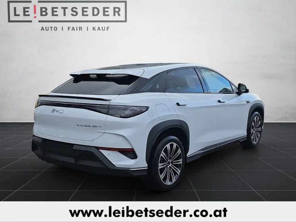 BYD Sealion 7