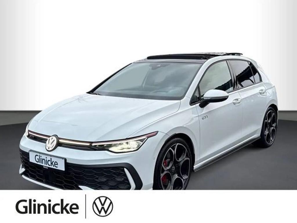 Volkswagen Golf 2024 Benzine