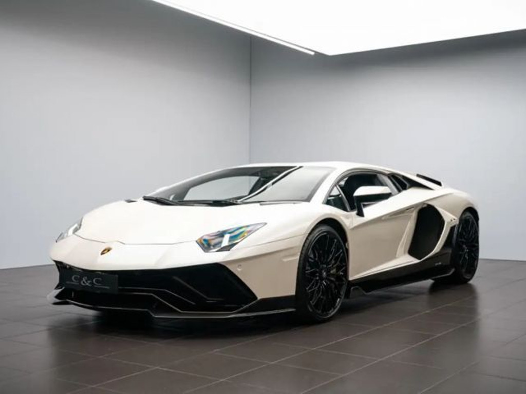 Lamborghini Aventador 2022 Benzine