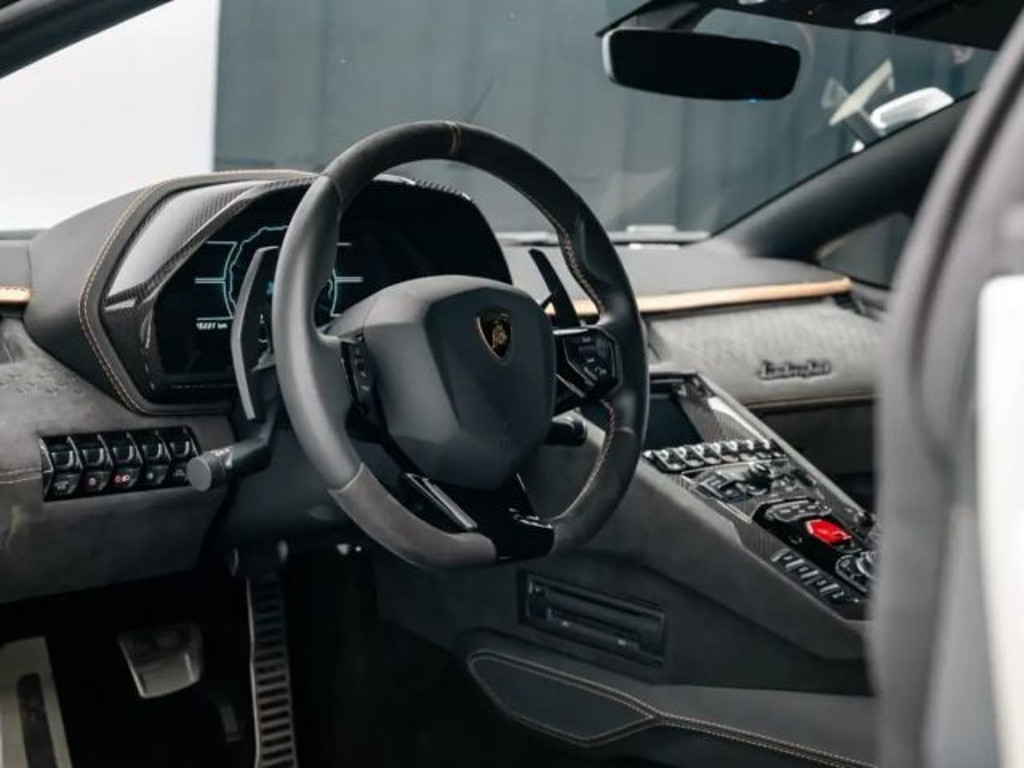 Lamborghini Aventador