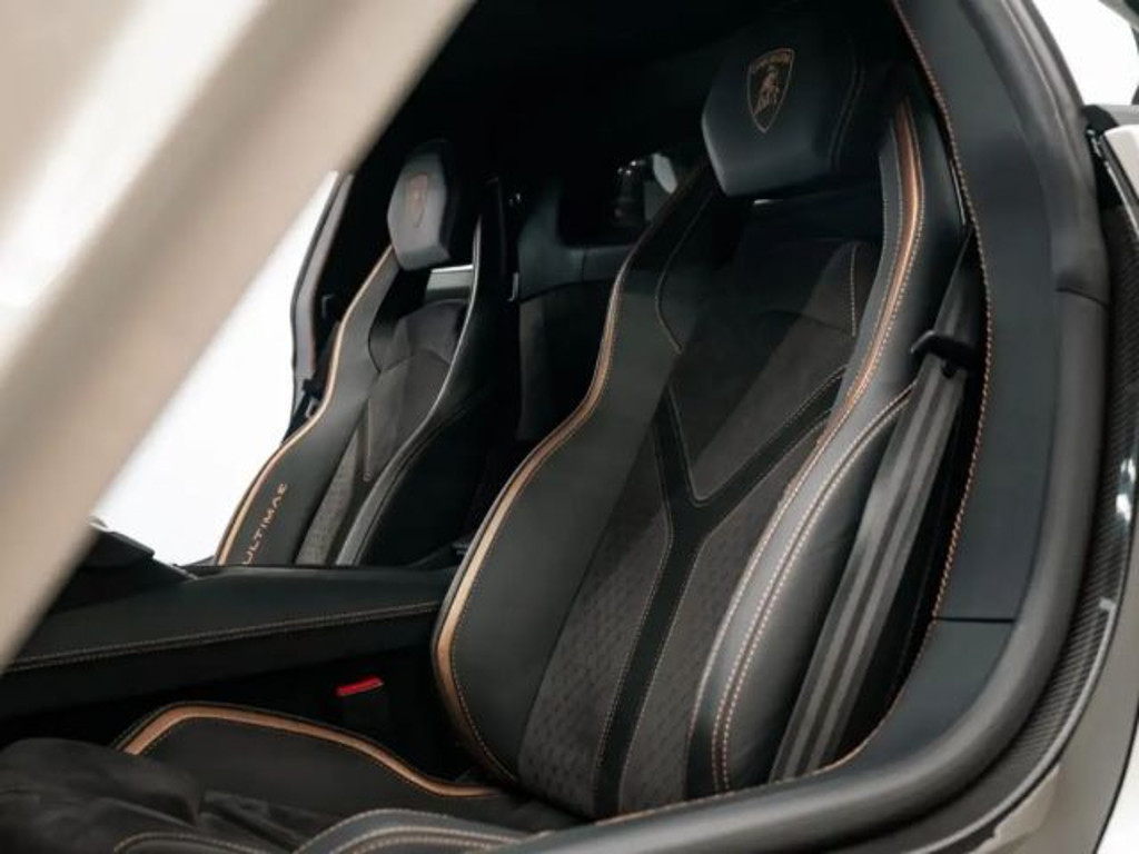 Lamborghini Aventador