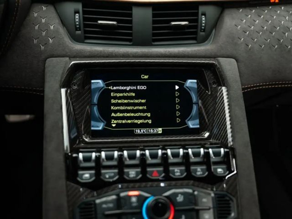 Lamborghini Aventador