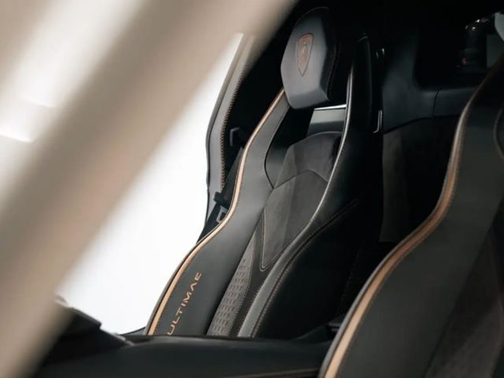 Lamborghini Aventador