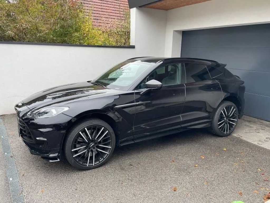 Aston Martin DBX