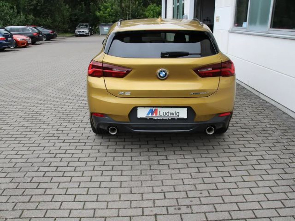 BMW X2