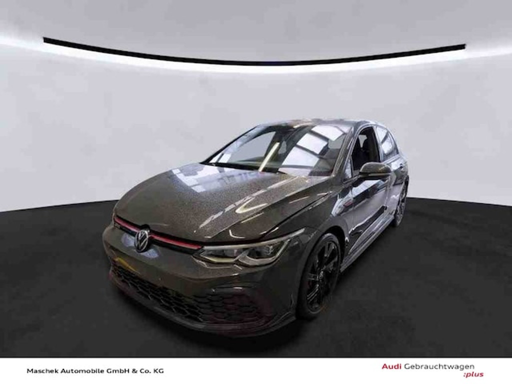 Volkswagen Golf 2023 Benzine