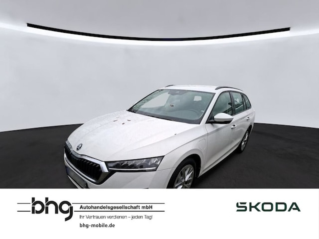 Skoda Octavia 2023 Hybride Benzine
