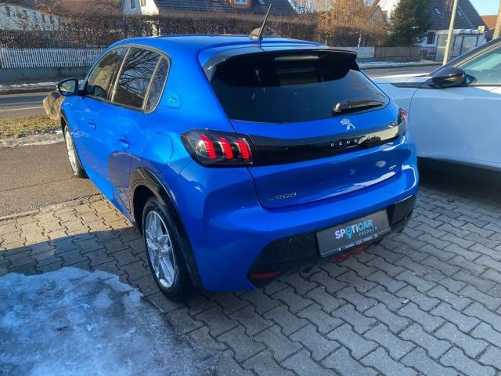 Peugeot e-208