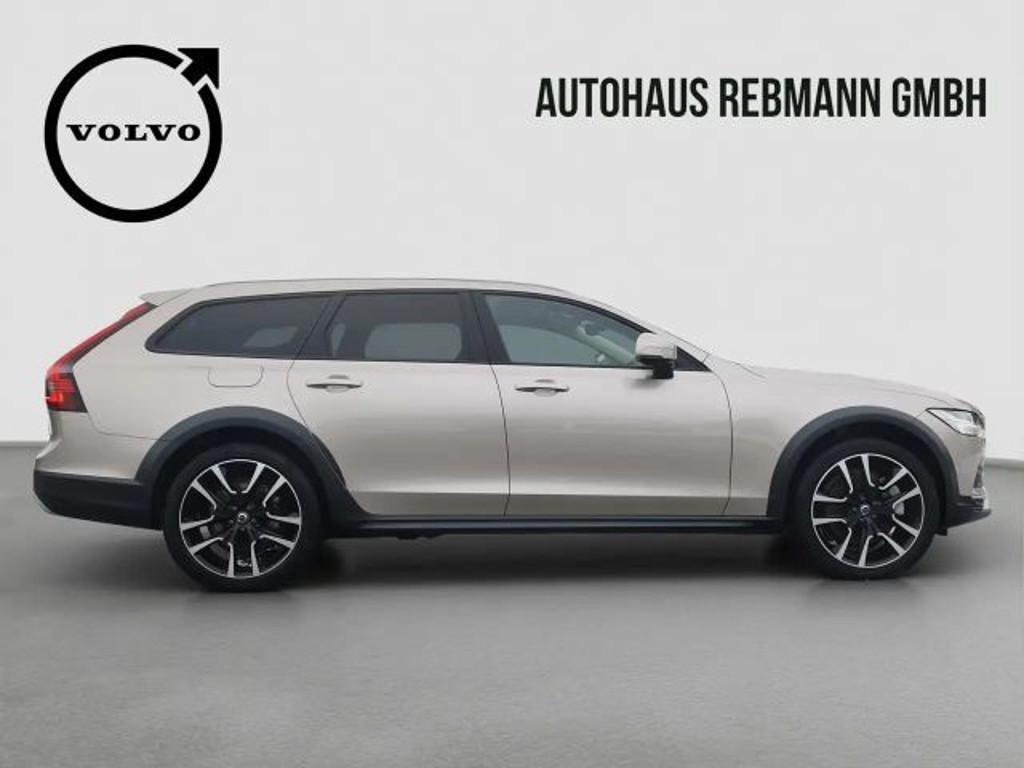 Volvo V90 Cross Country