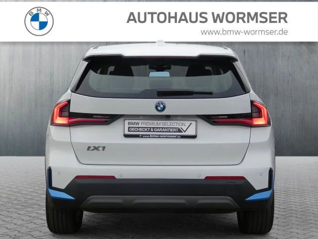 BMW iX1