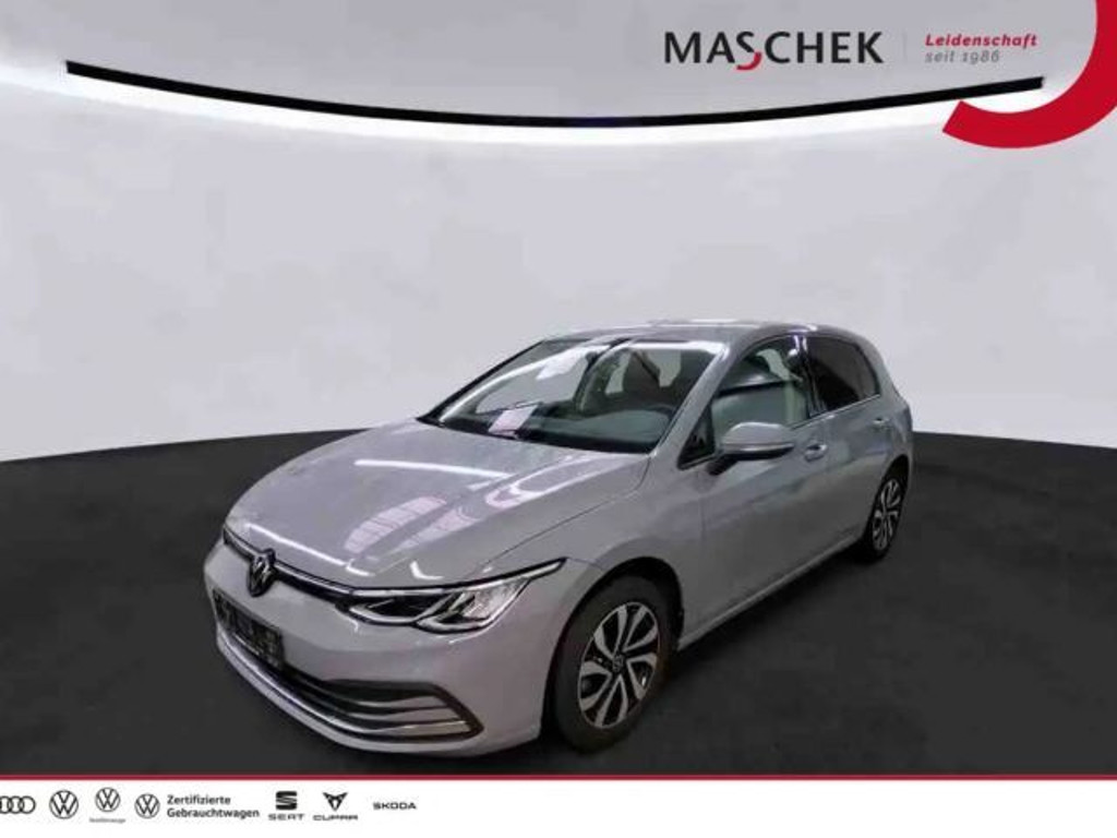 Volkswagen Golf 2023 Benzine