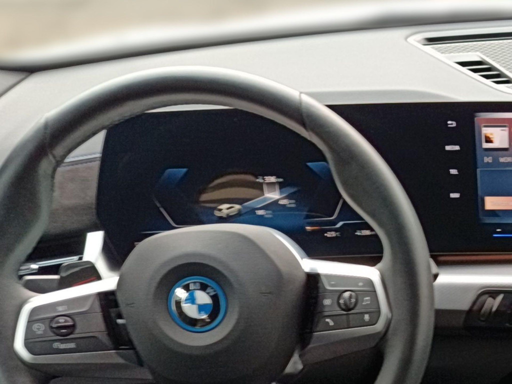 BMW iX2