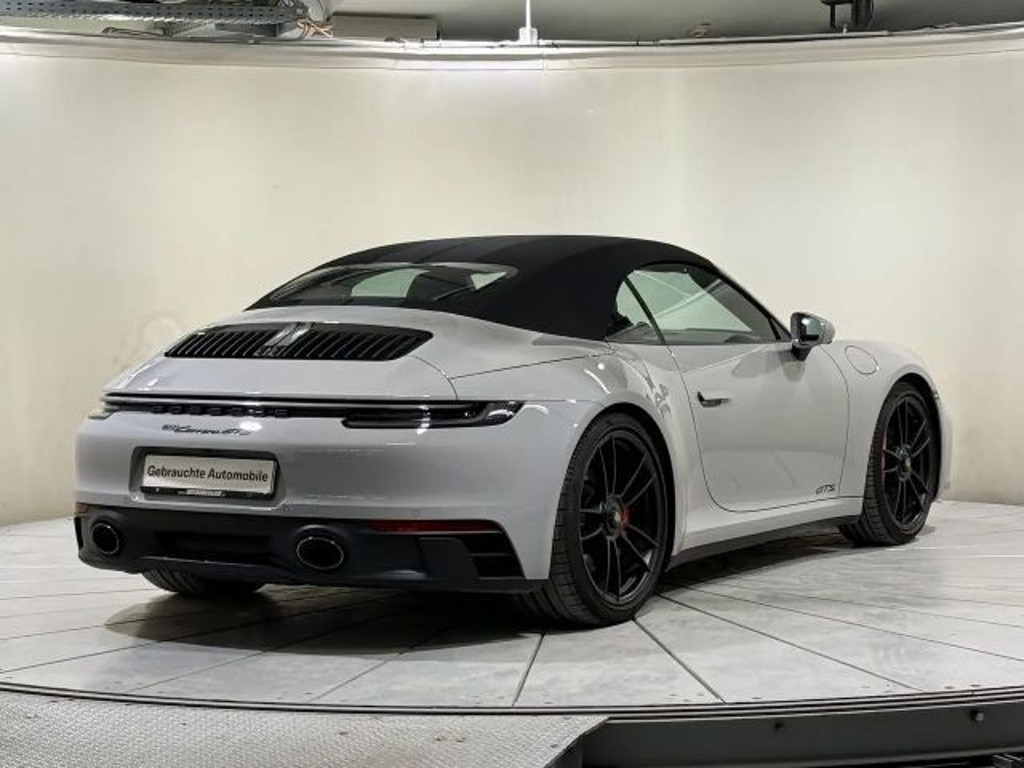 Porsche 992
