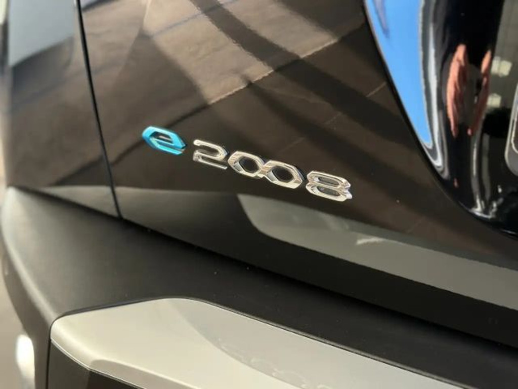 Peugeot e-2008