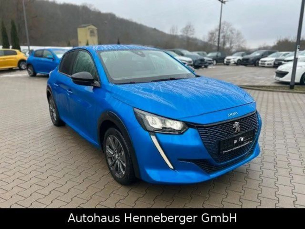 Peugeot e-208
