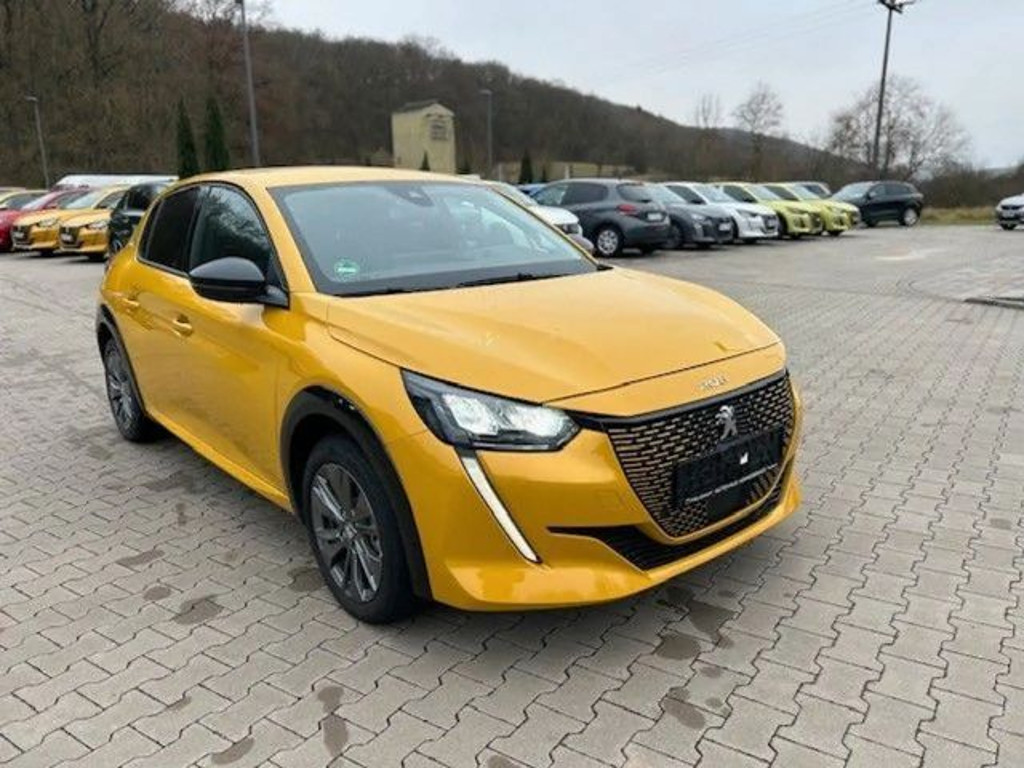 Peugeot e-208