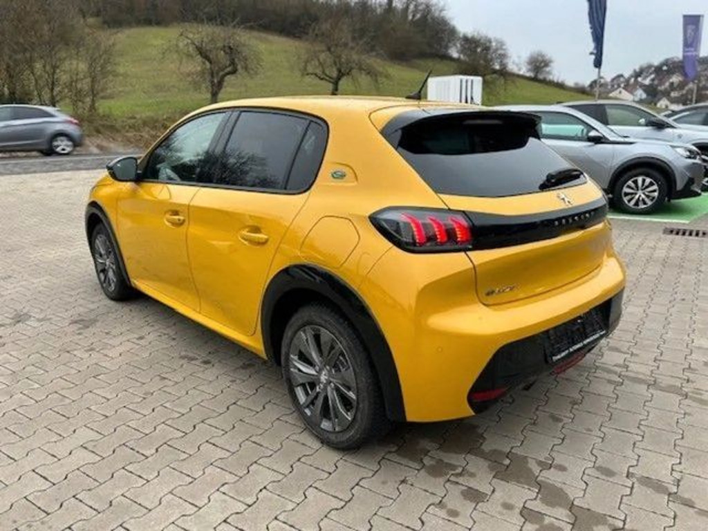 Peugeot e-208