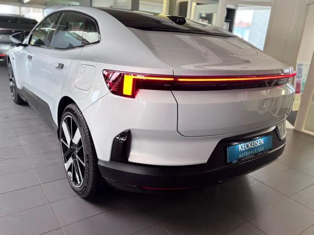 Polestar 4