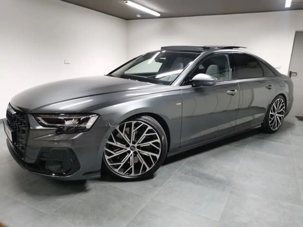 Audi S8