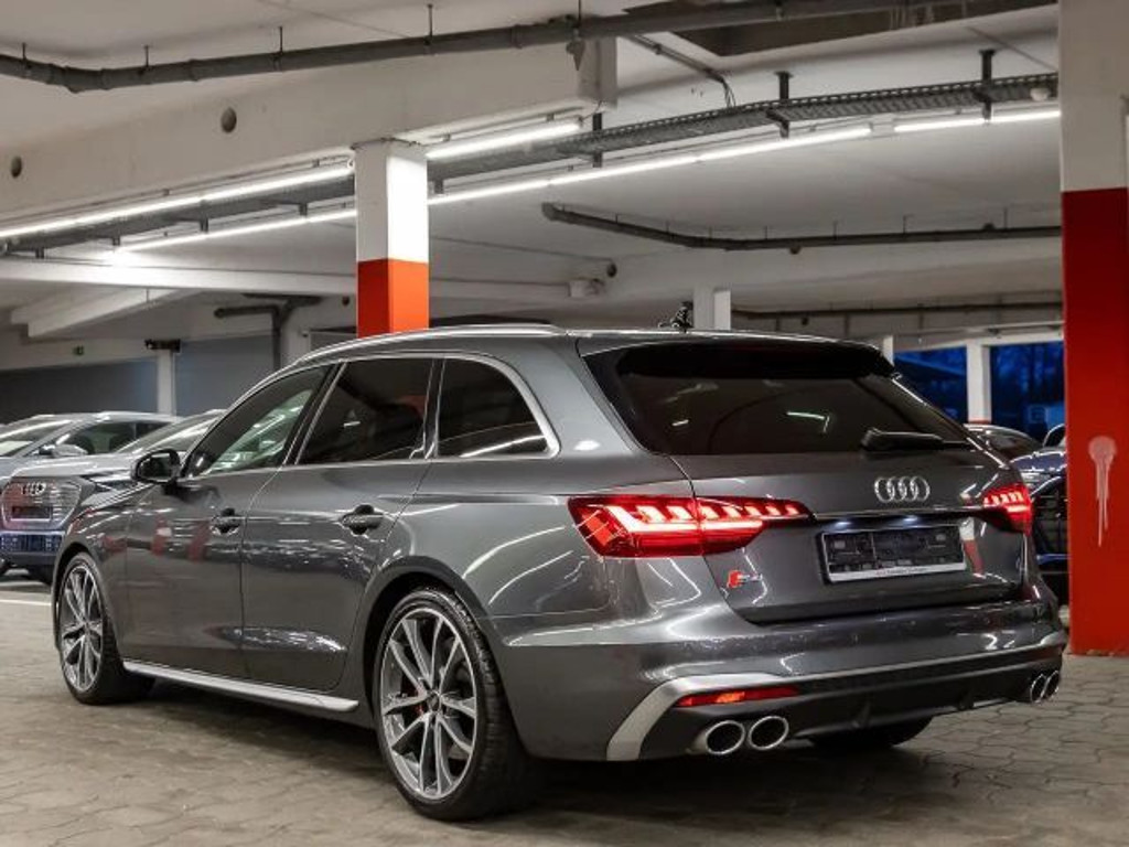 Audi S4