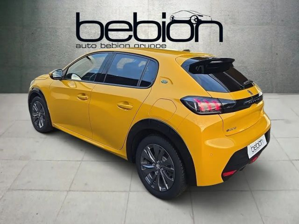 Peugeot e-208