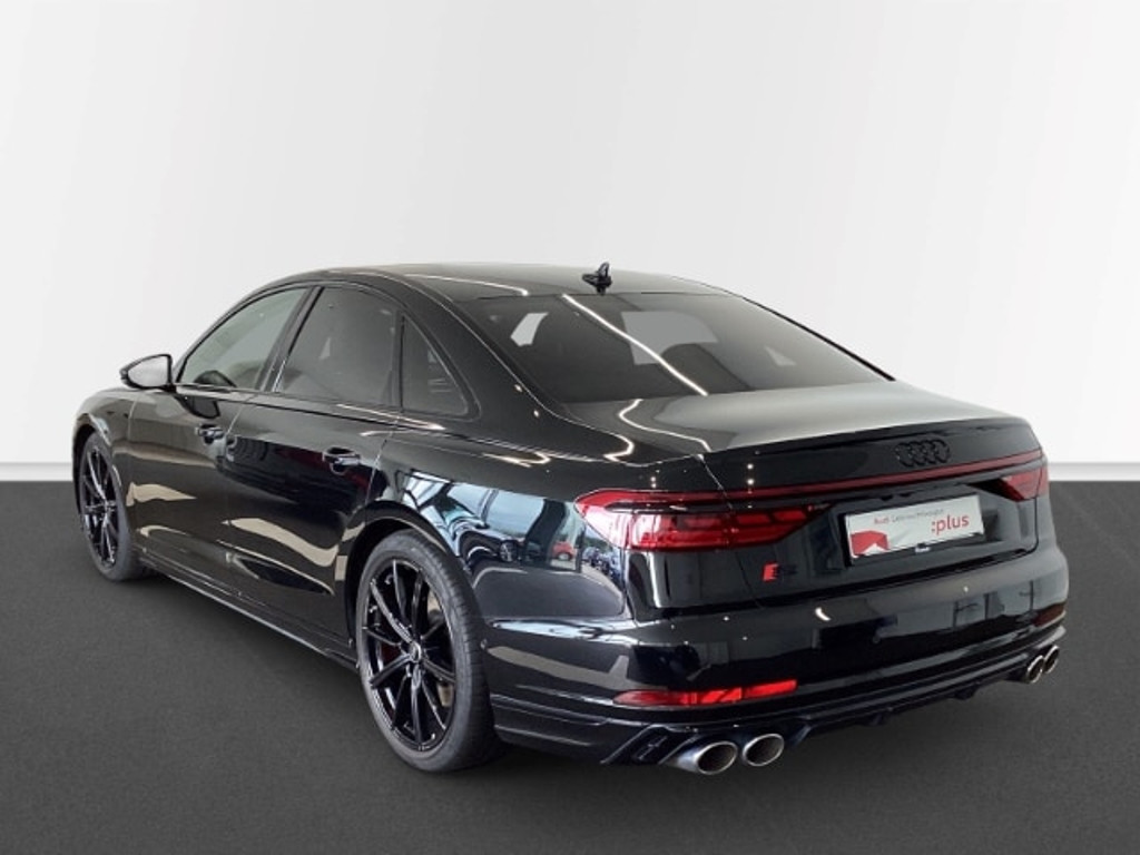 Audi S8
