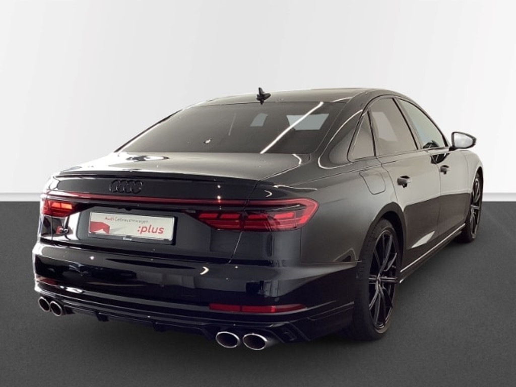 Audi S8