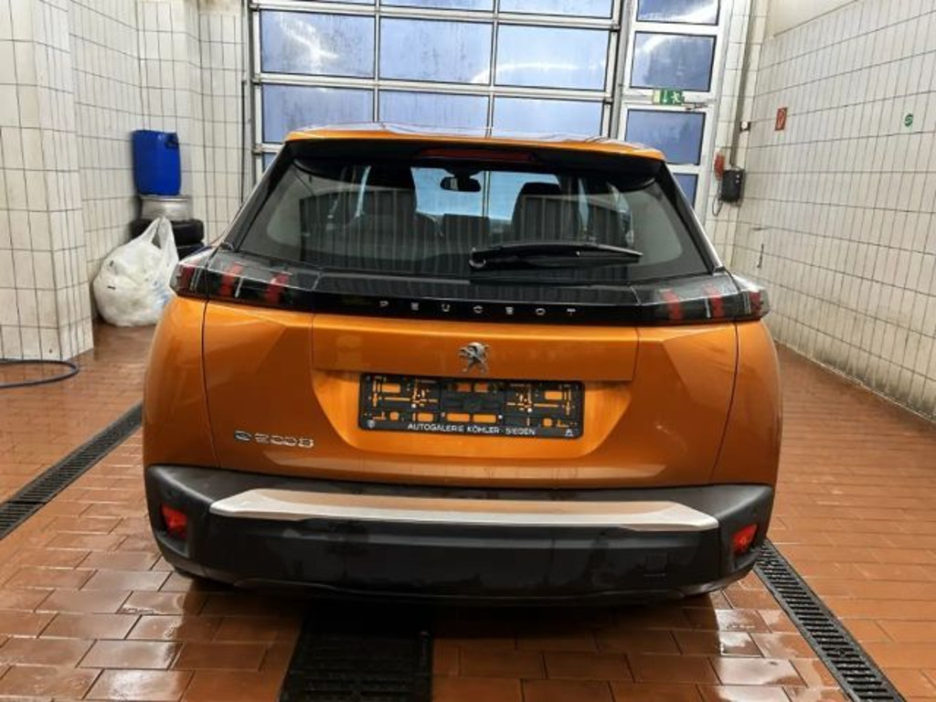 Peugeot e-2008